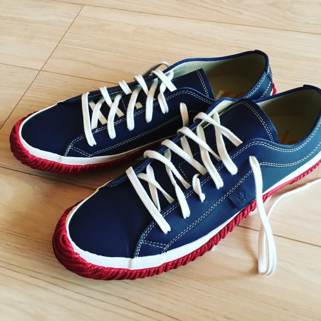 スピングルムーヴSPM101-79(Naby/Red)でやんちゃな大人の休日を